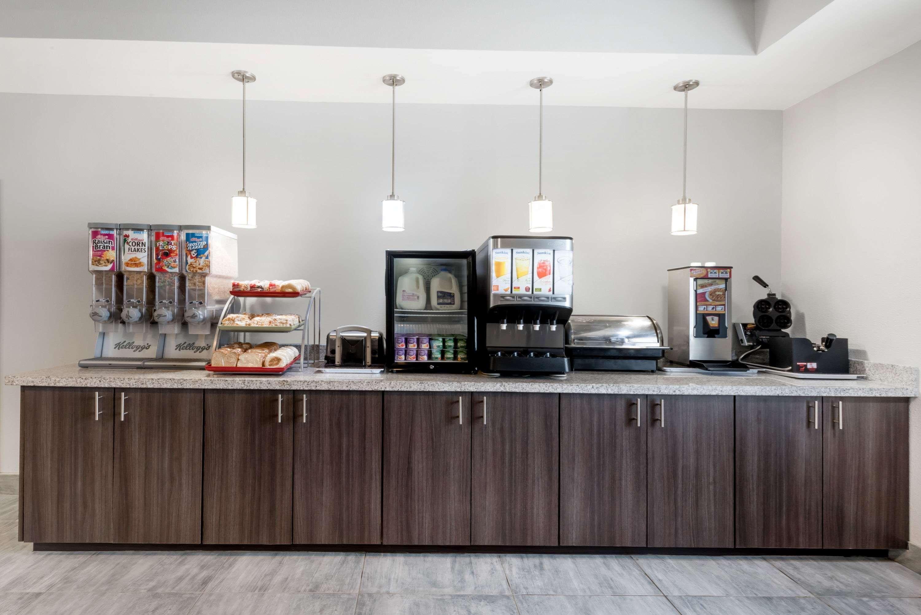 Hawthorn Extended Stay By Wyndham Midland Exterior photo